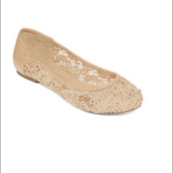 girls cream ballet shoes